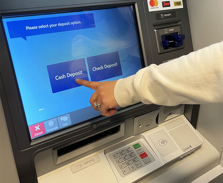 ITM screen showing cash and check deposit features